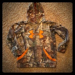 Under Armour camo hoodie.  youth Small